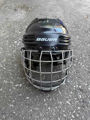 Great Condition Bauer BHH3500 Hockey Helmet sz Senior Large Black