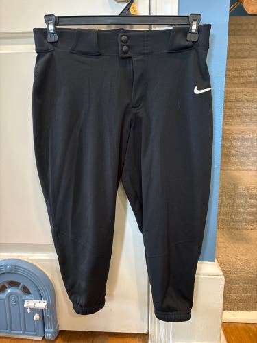 Black Women's Medium Adult Nike Game Pants (Used)