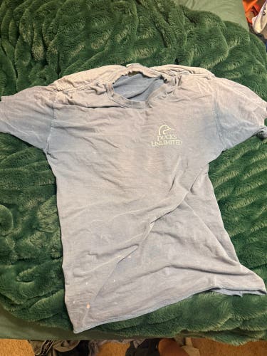 Large Men's Ducks Unlimited Shirt (Used)