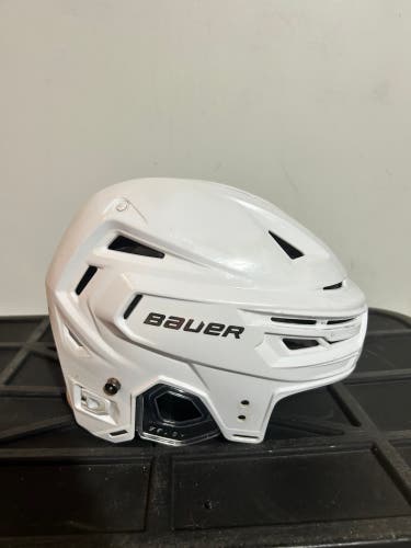 White Large Bauer Re-Akt 155 Helmet (Used)