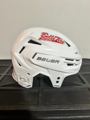 White Medium Bauer Re-Akt 150 Helmet (Used)