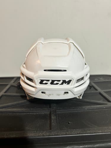 White Medium CCM Tacks 910 Helmet (Used)