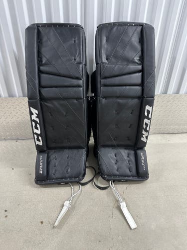 32" CCM Extreme Flex 5.9 Goalie Leg Pads (Used)