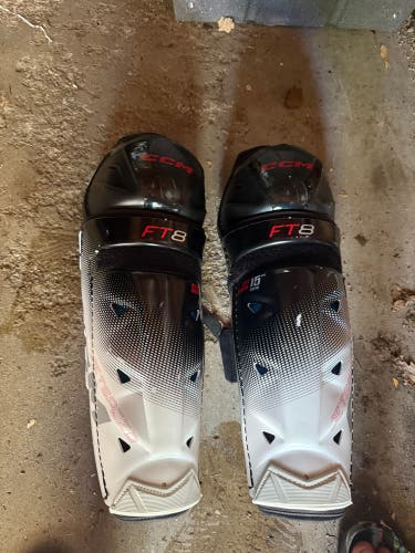 Senior CCM JetSpeed FT8 15" Shin Pads (Used)