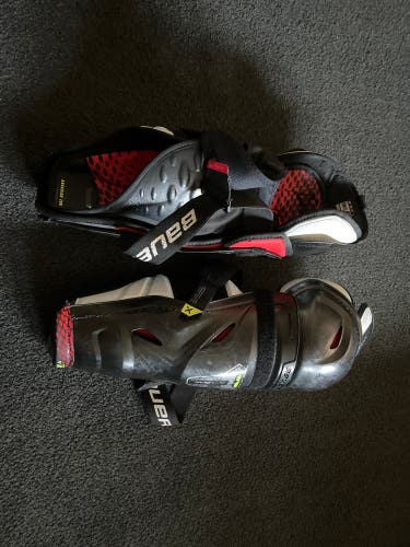 Intermediate Bauer Vapor Hyperlite 14" Shin Pads (Used)