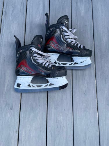Red 2025 CCM JetSpeed FT8 Pro Hockey Skates Regular Width 6 (Used)