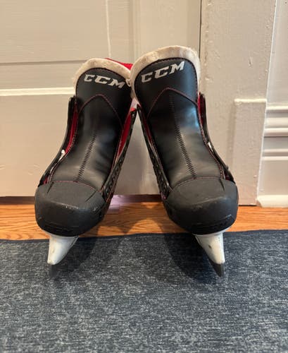 Black CCM JetSpeed FT455 Hockey Skates Regular Width Size 5 (Used)