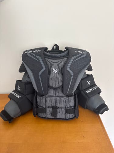 Small / Medium 2023 Bauer GSX Goalie Chest Protector (Used)