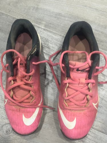 Pink Kid's 4Y (Big Kids / Youth) Nike Molded Cleats (Used)