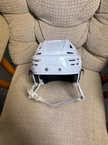 Medium Bauer Re-Akt 150 Helmet (Used)