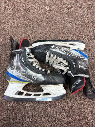 2021 Bauer Vapor Hyperlite Hockey Skates 8.5 (Used)