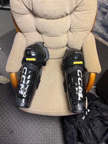 Senior CCM Tacks AS 580 16" Shin Pads (New)