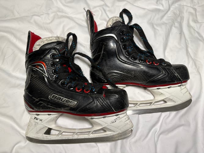 Bauer Vapor X500 Hockey Skates Regular Width Size 2 (Used)