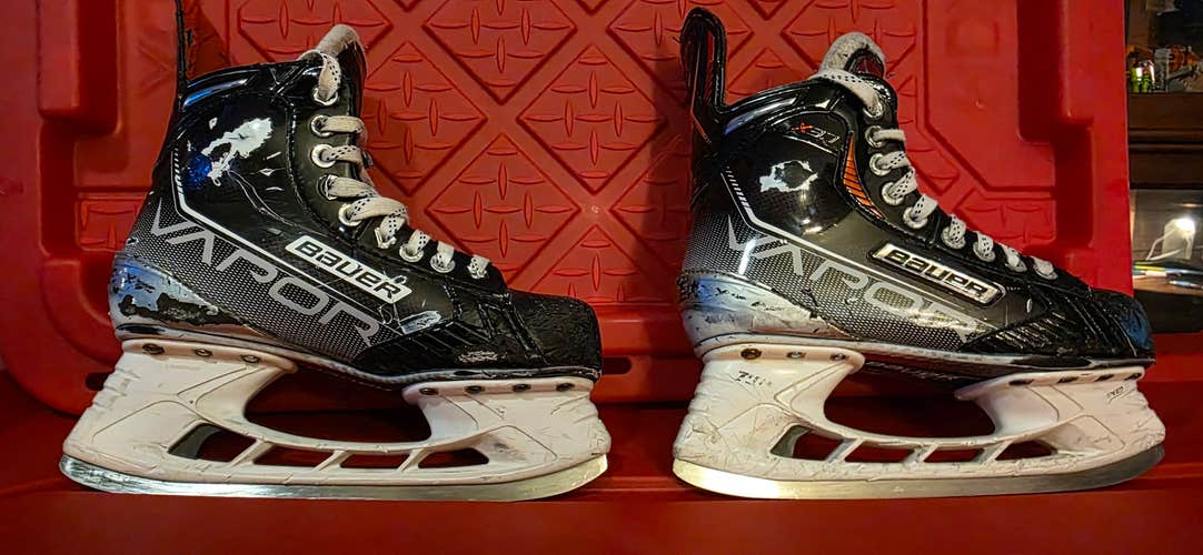 Bauer Vapor X 3.7 Hockey Skates Regular Width 5 (Used)