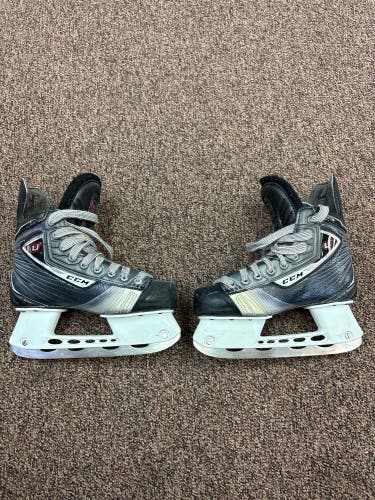 CCM U+ Crazy Light Hockey Skates Size 3 (Used)