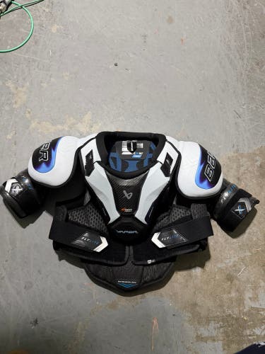 Men's Medium Senior Bauer Vapor Flylite Shoulder Pads (New)
