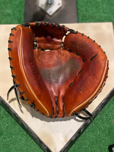 Wilson A2K RH Catcher's Glove 33.5" (Used)