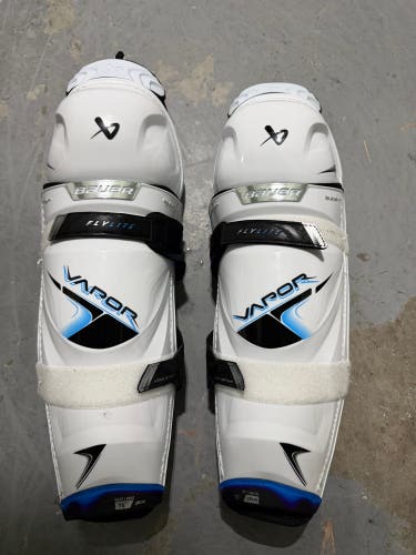 Senior Bauer Vapor Flylite 15" Shin Pads (New)
