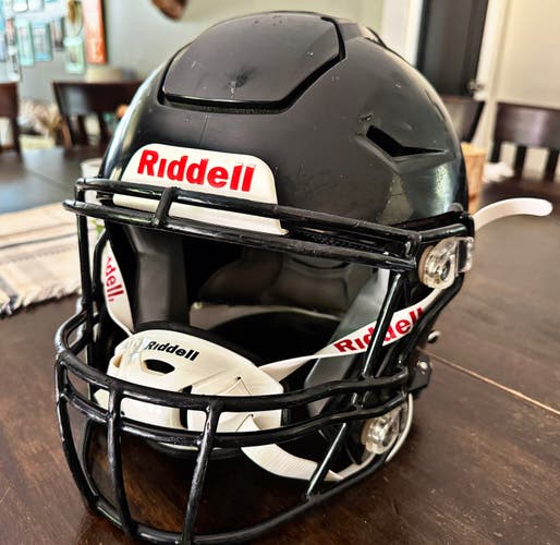Black Youth Large Riddell SpeedFlex Helmet (Used)