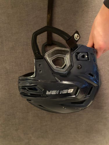 Small Bauer Re-Akt 150 Helmet (Used)