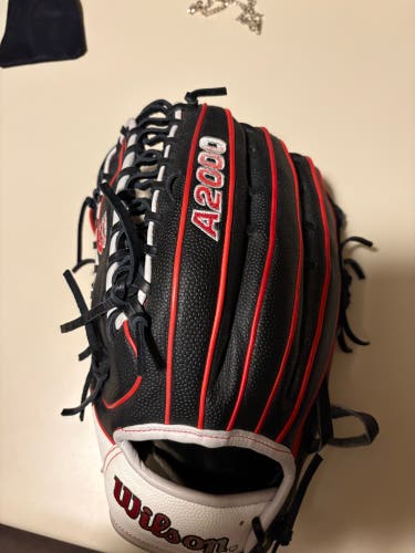 2024 Wilson A2000 LH Outfield Baseball Glove 12.75" (Used)