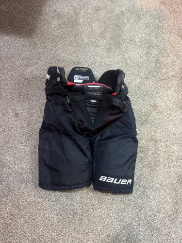 Men's Intermediate Medium Bauer Vapor Hyperlite Hockey Pants (Used)