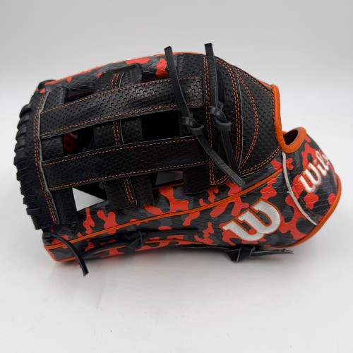 Wilson A2000 1777 12.75 GOTM Lefty Outfield Baseball Glove