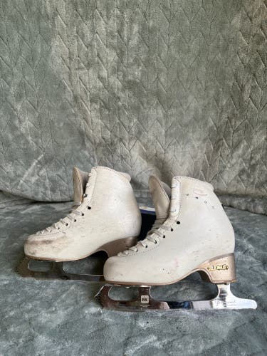 White EDEA chorus Figure Skates Adult 4.5 (Used)