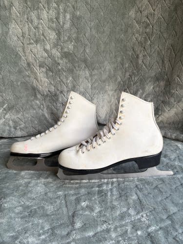 Lange Figure Skates Adult 9 (Used)