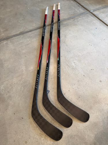 Senior Bauer Vapor Flylite Right Handed Hockey Stick Toe Pattern 82 Flex (Used)