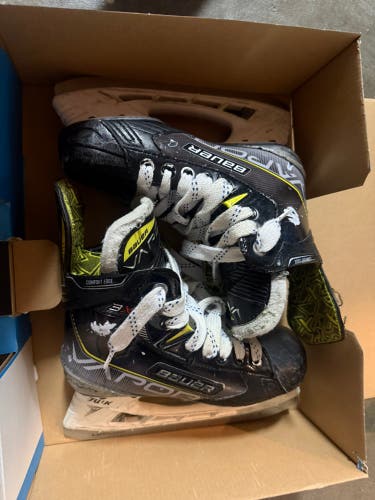 2021 Bauer Vapor 3X Hockey Skates Size 3 (Used)