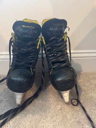 Bauer Supreme Comp Hockey Skates Regular Width Size 5 (Used)