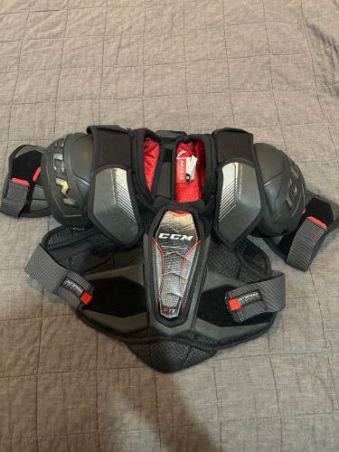 Men's Small Senior CCM JetSpeed FT1 Shoulder Pads (Used)
