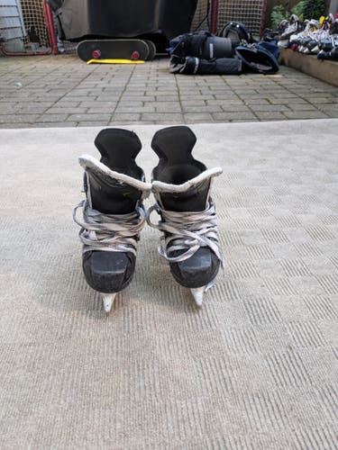 Black 2019 CCM Ribcor 74K Hockey Skates Regular Width Size 1.5 (Used)