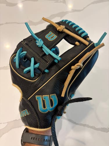 Wilson A1000 DP15 RH Baseball Glove 11.5" (Used)