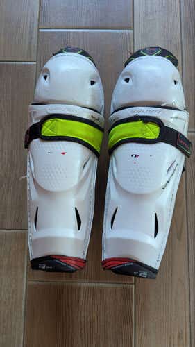 Junior Bauer Vapor 3xPro 11" Shin Pads (Used)