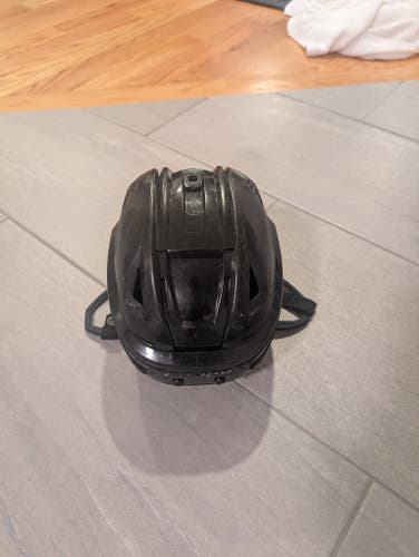 Small Bauer Re-Akt 150 Helmet (Used)