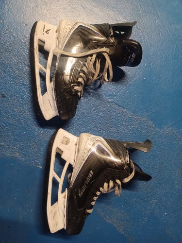 Bauer Vapor Flylite Hockey Skates Size 6.5 (Used)
