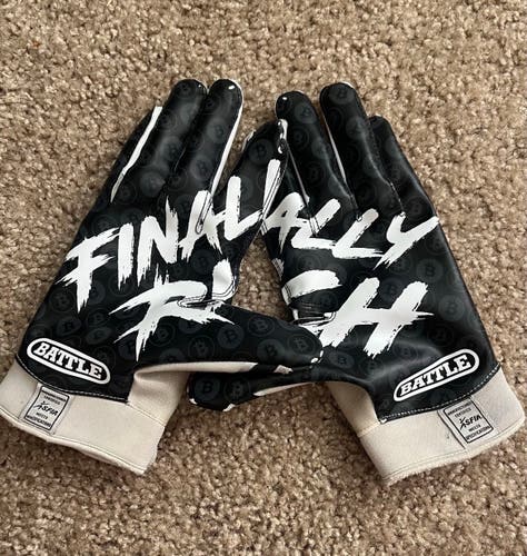 White and Black XL Adult Battle Gloves (Used)
