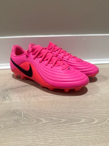 Pink Men's Size M 7.5 (W 8.5) Nike Cleats (Used)