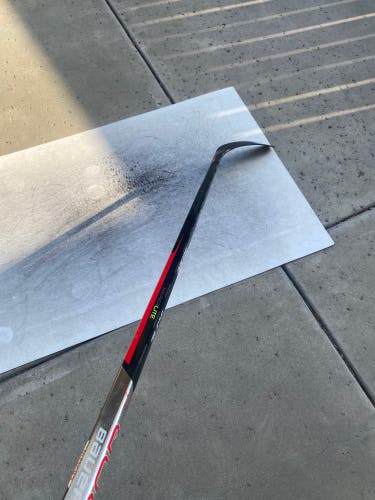 Senior Bauer Vapor Hyperlite Left Hand Hockey Stick P88 87 Flex (New)