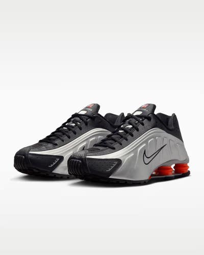 Nike Shox R4 HQ1988-002 Sneakers Men Silver Black Athletic Running Shoes MEW2239
