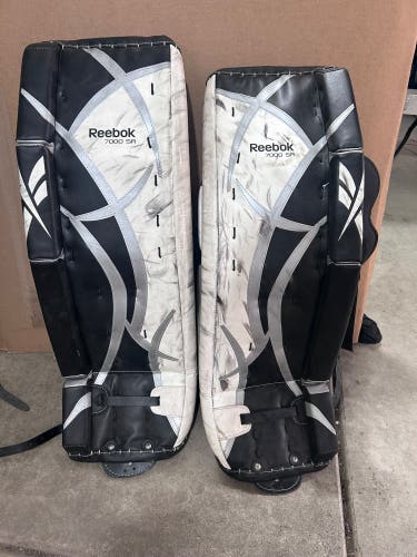 32" Reebok Revoke 7000 Goalie Leg Pads (Used)