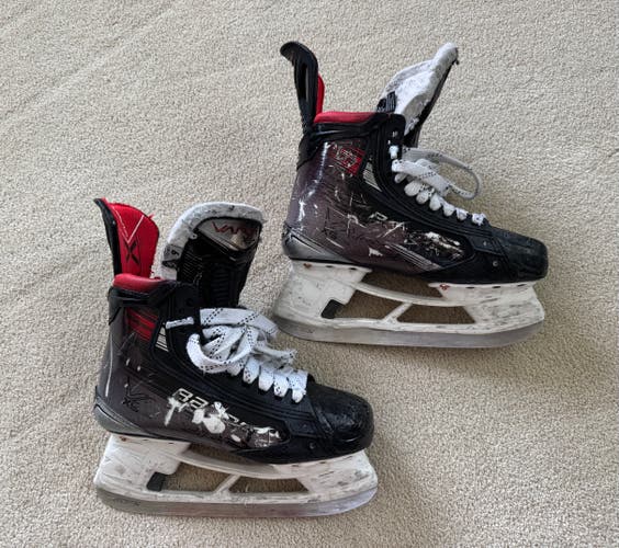 Bauer Vapor 5x Pro Hockey Skates Regular Width Size 6 (Used)