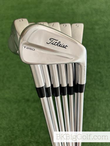 Titleist T250 25 Forged Iron Set 4-P / True Temper AMT Black Regular