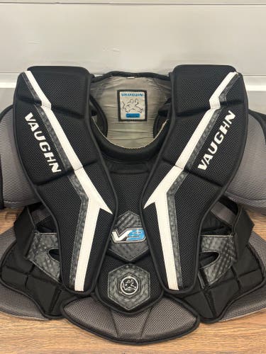 Vaughn Velocity V9 Goalie Chest Protector