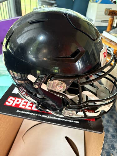 Black Youth Large Riddell SpeedFlex Helmet (Used)