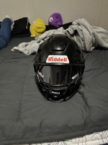 Black Adult Extra Large Riddell Axiom Helmet (Used)