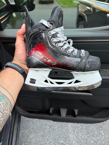 Black 2025 CCM JetSpeed FT8 Pro Hockey Skates Regular Width Size 1 (Used)