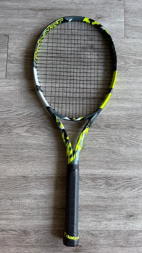 Babolat Pure Aero 100+ | Gripsize 4 1/2 | Excellent Condition